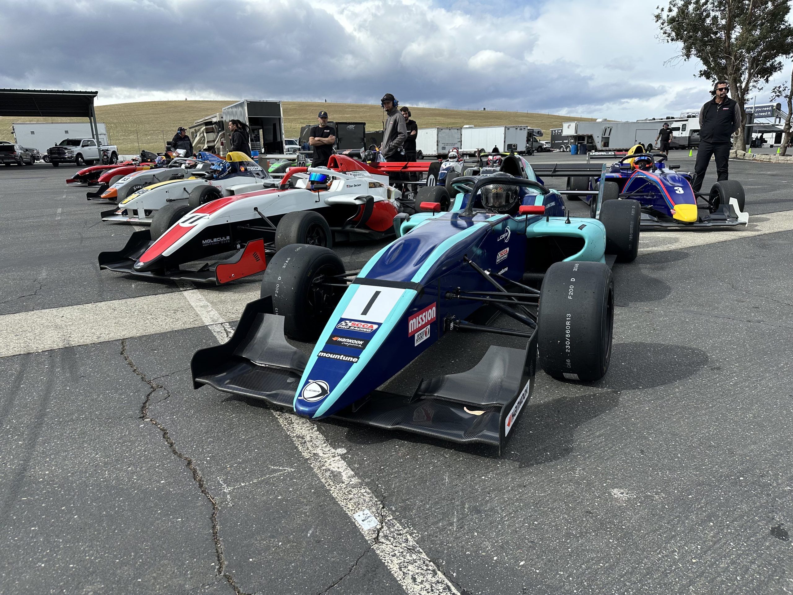 IMG_7801.HEIC Gridding of F4 cars